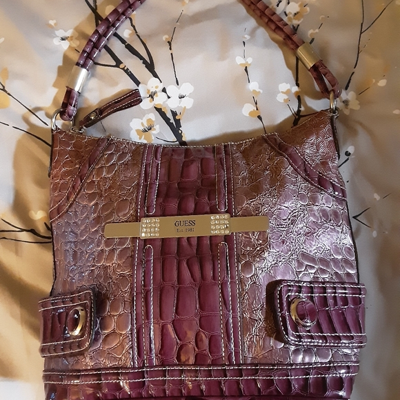 Guess handbag - Picture 8 of 9